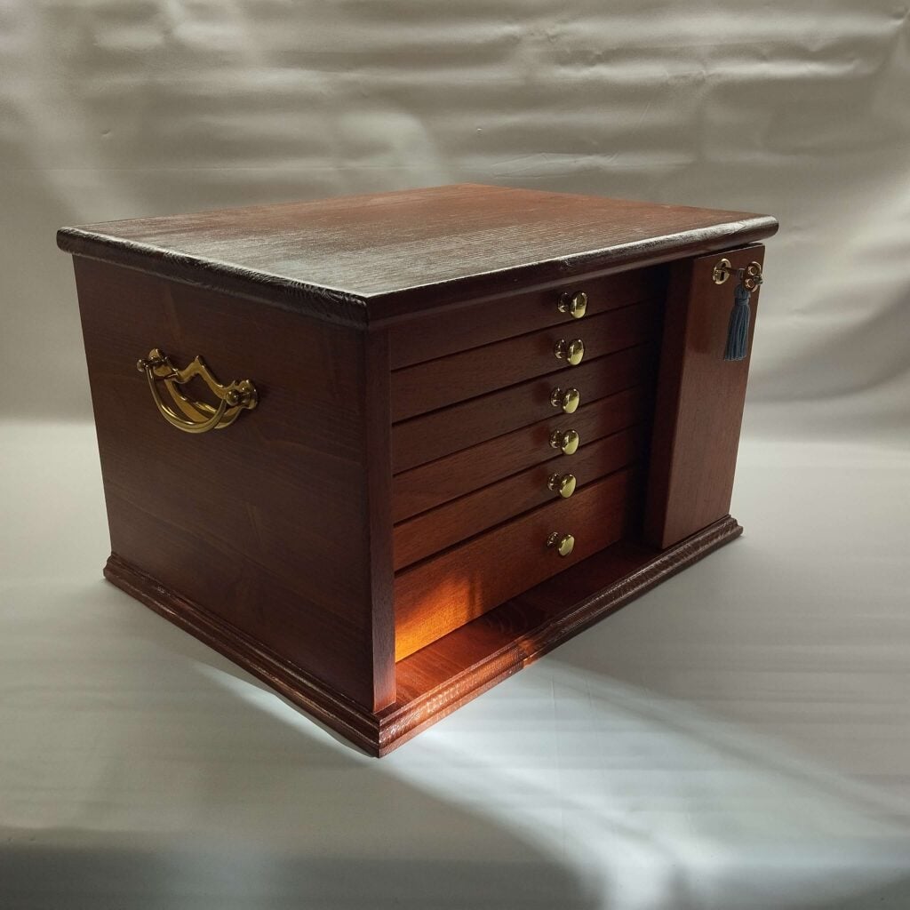 Home 9 Mueble numismático de madera artesanal con 5 cajones de terciopelo y 1 cajón grande para monedas y medallas.